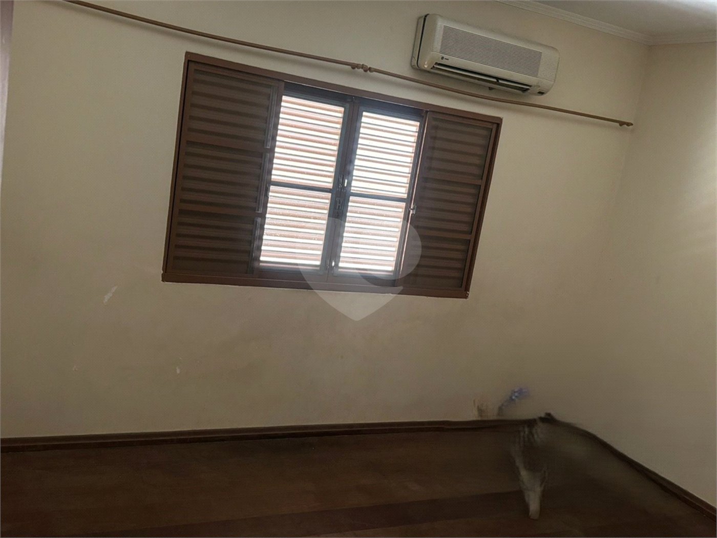 Casa à venda com 4 quartos, sendo 1 suíte, em Vila Santana, Sorocaba, SP