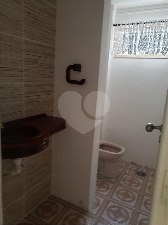 Casa à venda com 4 quartos, sendo 1 suíte,  em Vila Oliveira, Mogi das Cruzes, SP