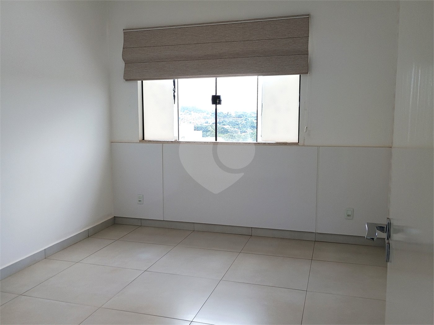 Sobrado à venda com 4 quartos, sendo 1 suíte, em Reserva San Gabriel, Ribeirão Preto, SP