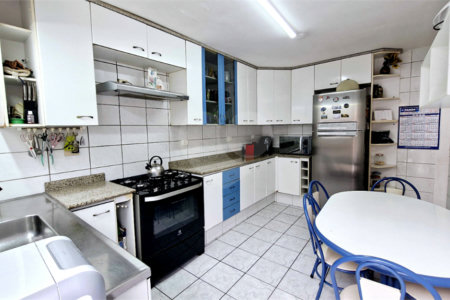 Sobrado à venda com 3 quartos, sendo 1 suíte, em Alto da Boa Vista, São Paulo, SP