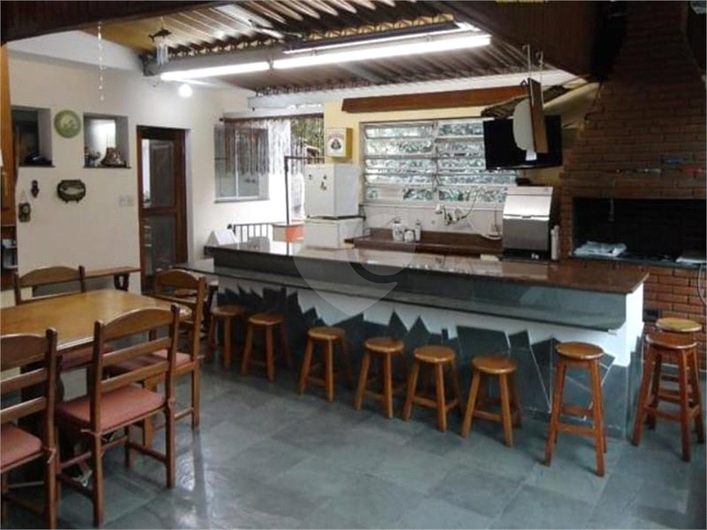 Sobrado à venda com 6 quartos, sendo 2 suítes, em Horto Florestal, São Paulo, SP