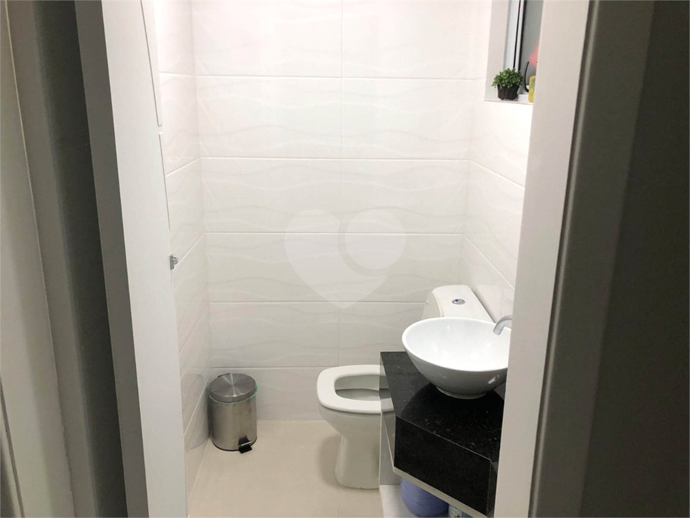 Casa à venda com 3 quartos, sendo 1 suíte, no condomínio Dolce Villa Anália Franco, São Paulo - SP