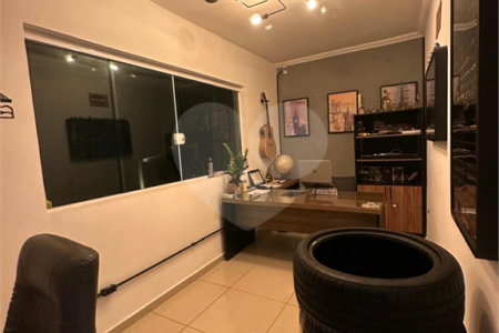 Sobrado à venda com 4 quartos em Jardim Luciana, Itaquaquecetuba, SP