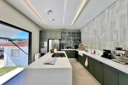Casa Térrea à venda com 5 quartos, sendo 3 suítes, em Vila Esperia Ou Giglio, Atibaia, SP