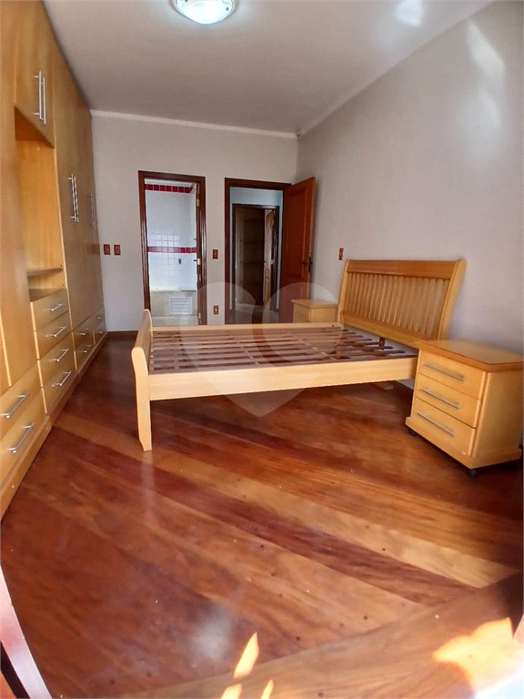 Casa à venda com 5 quartos, sendo 3 suítes, em Vila Santista, Atibaia, SP