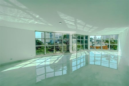 Apartamento com 260m² à venda na Av. Paes de Barros - Recém reformado 100% - Impecável.