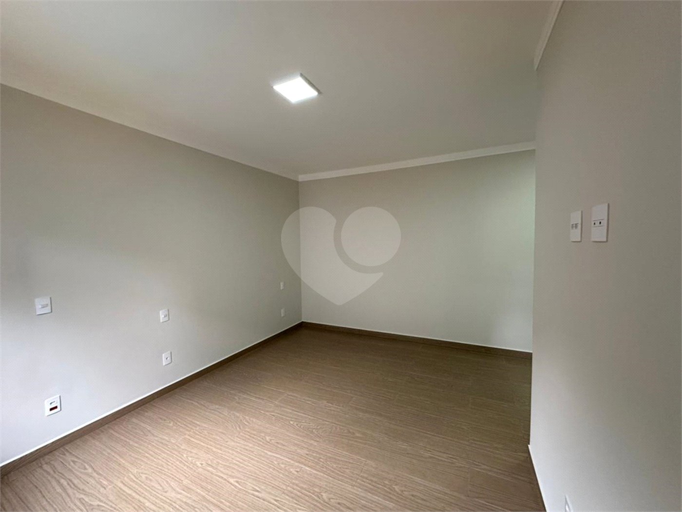 Casa para venda no Condomínio Faixa Azul.
