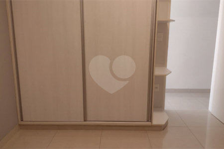 Casa à venda com 3 quartos, sendo 1 suíte, no condomínio Residencial Bouganville, Araraquara - SP