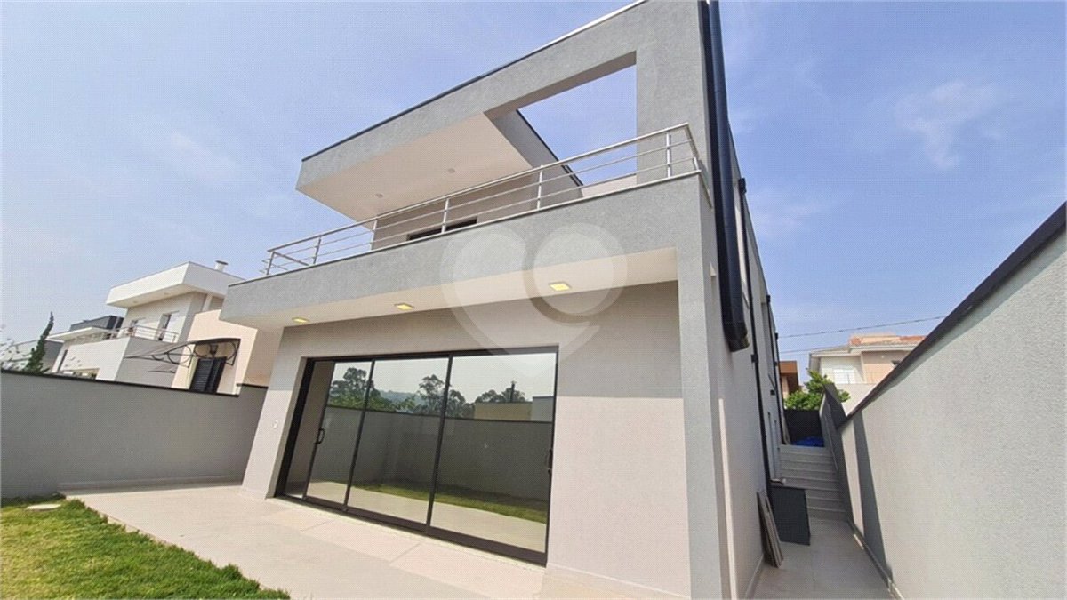 Casa à venda com 3 suítes no condomínio Vita Verdi, Valinhos - SP