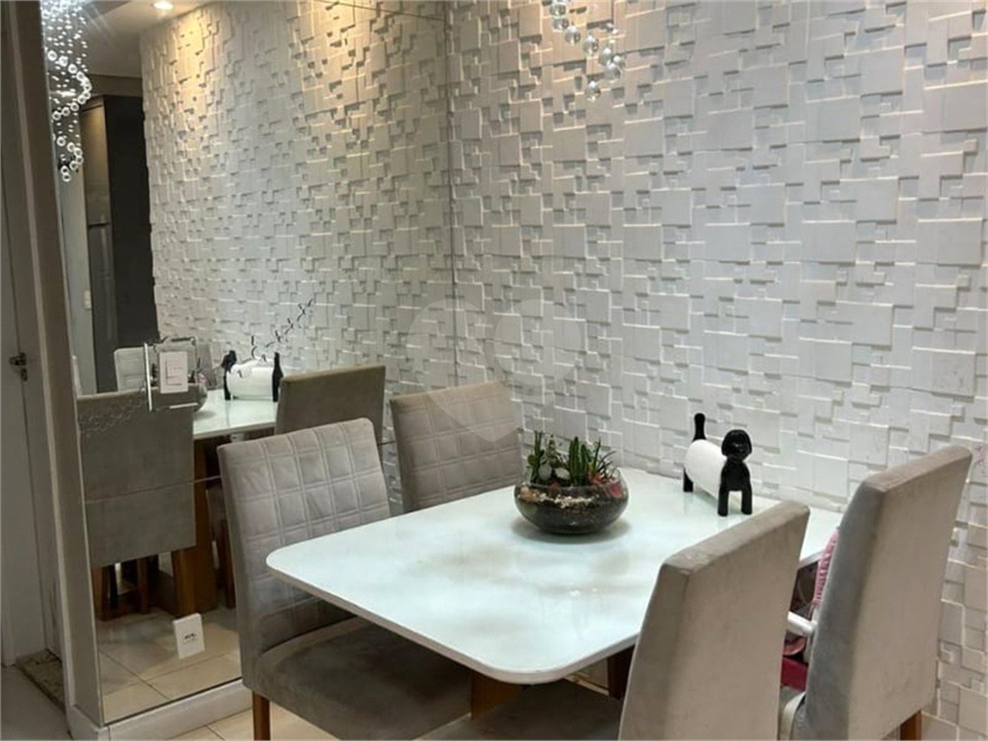 Apartamento à venda com 2 quartos, sendo 1 suíte,  em Continental, Osasco, SP