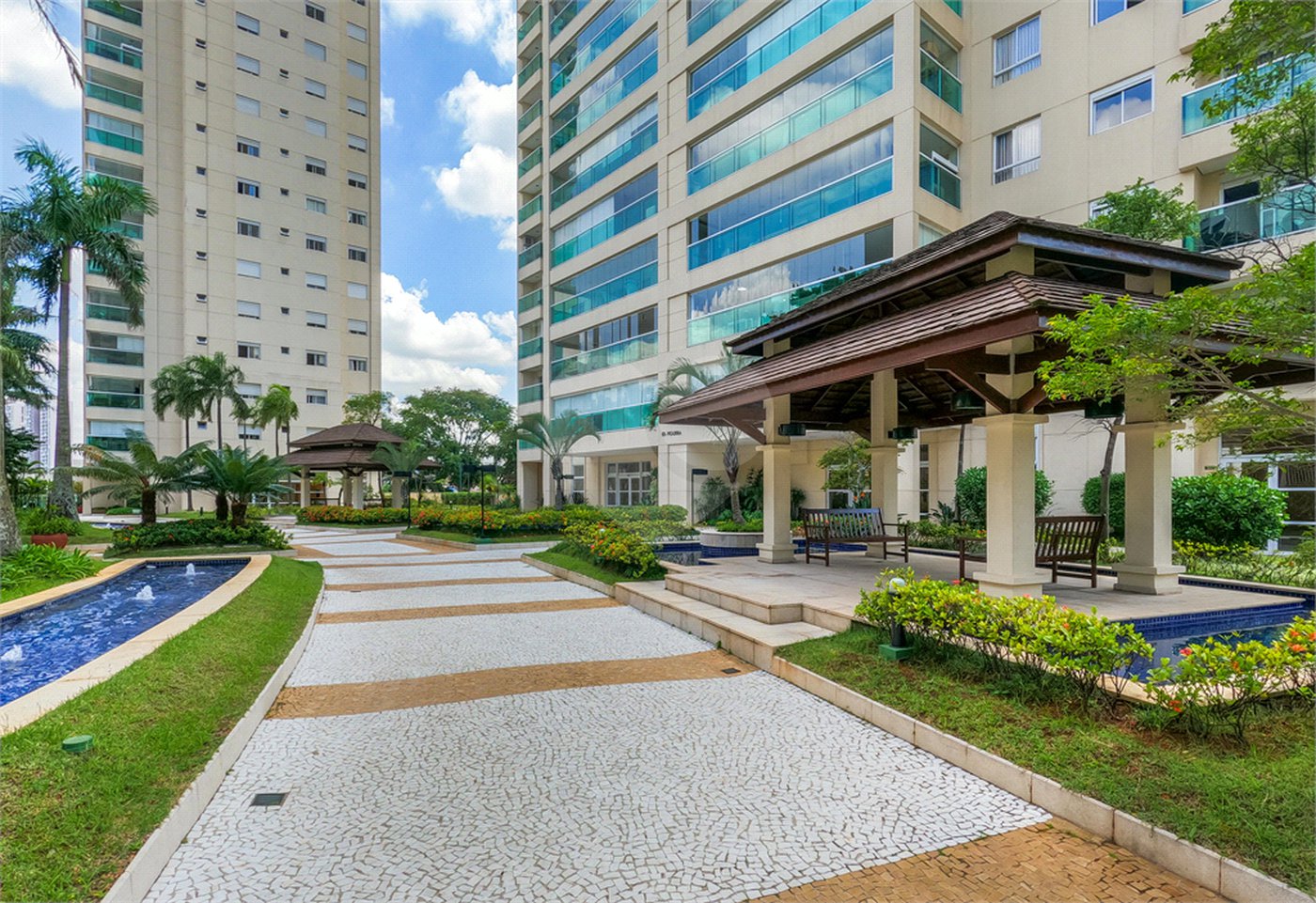 Apartamento à venda com 3 quartos, sendo 1 suíte, em Vila Olímpia, São Paulo, SP