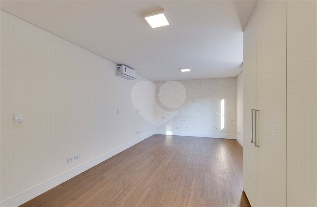 Casa à venda com 4 suítes no condomínio Porto Fino, São Paulo - SP