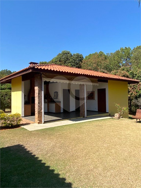 Casa à venda com 4 quartos, sendo 2 suítes, no condomínio Monte Belo, Salto - SP