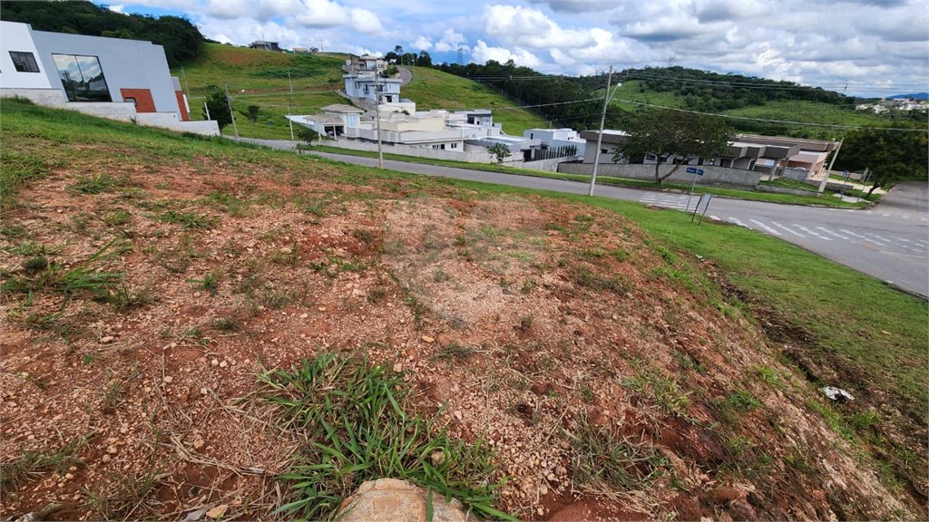 Terreno à venda no condomínio Santa Isabel I, Louveira - SP