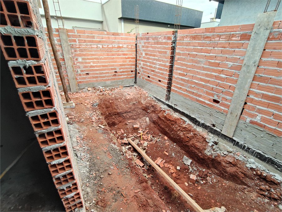 Casa à venda com 3 quartos, sendo 1 suíte, no condomínio Lago dos Ipês, Itapetininga - SP