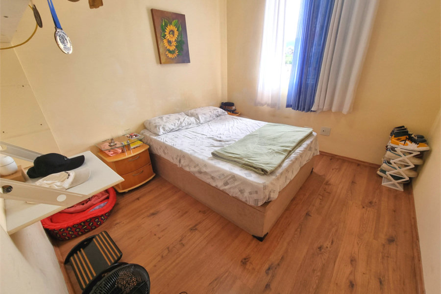 Casa à venda com 3 quartos, sendo 1 suíte, no condomínio Village St. Louis, São Paulo - SP