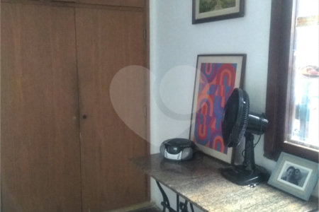 Casa à venda com 3 quartos, sendo 1 suíte, em Parque Continental, São Paulo, SP