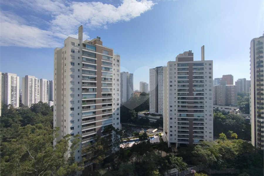 Apartamento para alugar com 3 quartos, sendo 1 suíte, em Morumbi, São Paulo, SP