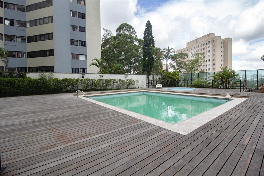 Apartamento à venda com 4 quartos, sendo 2 suítes,  em Jardim Parque Morumbi, São Paulo, SP