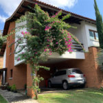 Casa à venda com 4 quartos, sendo 2 suítes, no condomínio Residencial Ypê Branco II, São Paulo - SP