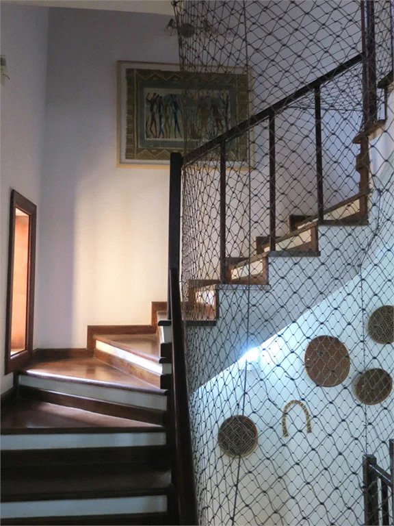 Casa à venda com 4 quartos, sendo 2 suítes, no condomínio Vila das Flores, São Paulo - SP