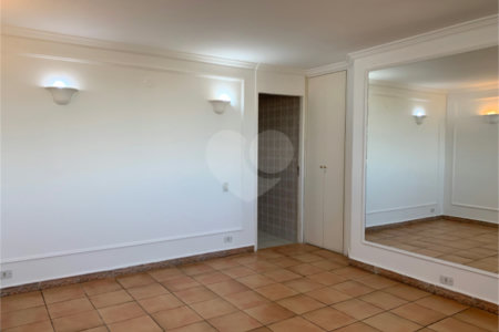 Apartamento à venda com 3 quartos, sendo 1 suíte, em Alto da Boa Vista, São Paulo, SP
