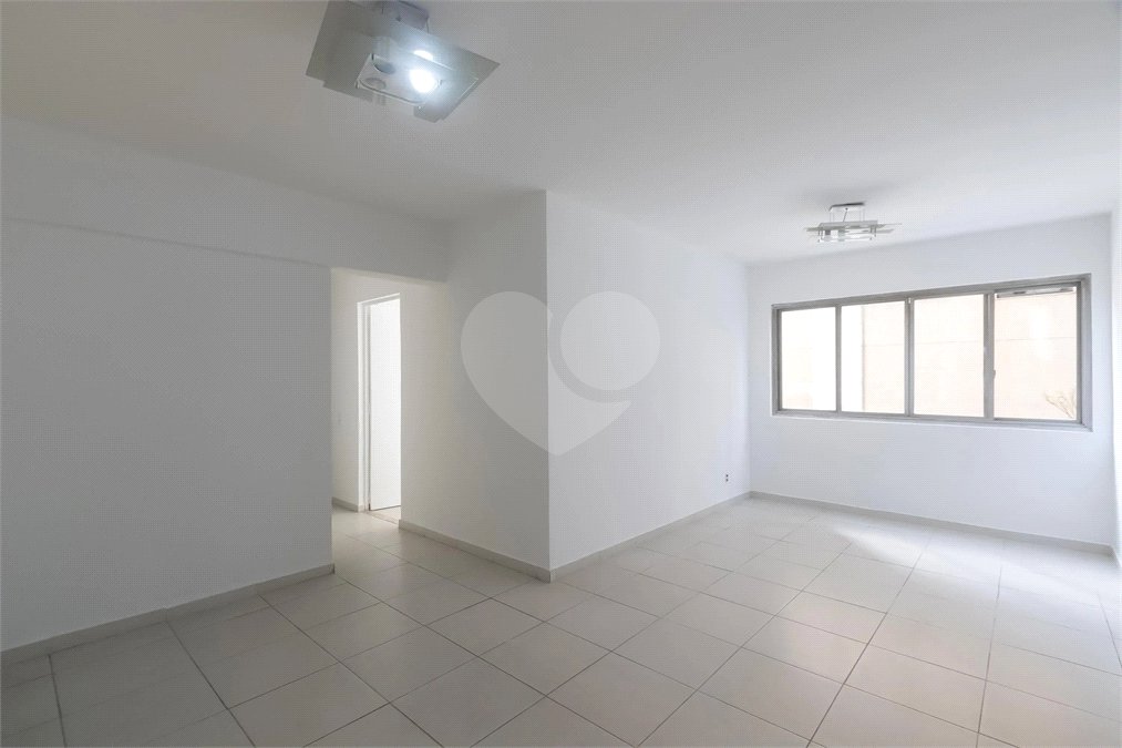 Apartamento à venda com 3 quartos, sendo 1 suíte, em Itaim Bibi, São Paulo, SP