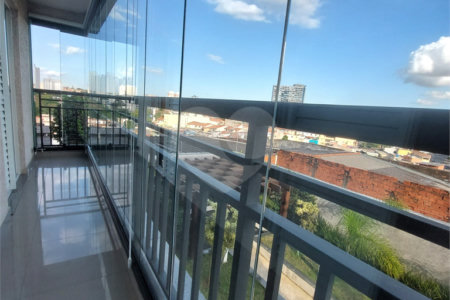Apartamento à venda com 3 quartos, sendo 1 suíte, em Jardim Flor da Montanha, Guarulhos, SP