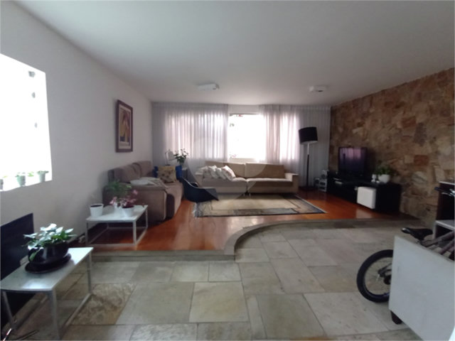 Casa à venda com 4 quartos, sendo 1 suíte,  em Santana, São Paulo, SP