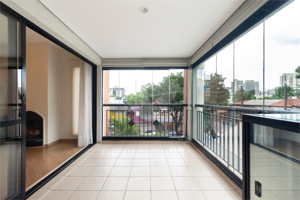 Apartamento à venda com 2 suítes em Campo Belo, São Paulo, SP