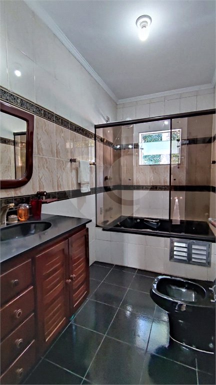 Sobrado à venda com 4 quartos, sendo 2 suítes, em Interlagos, São Paulo, SP