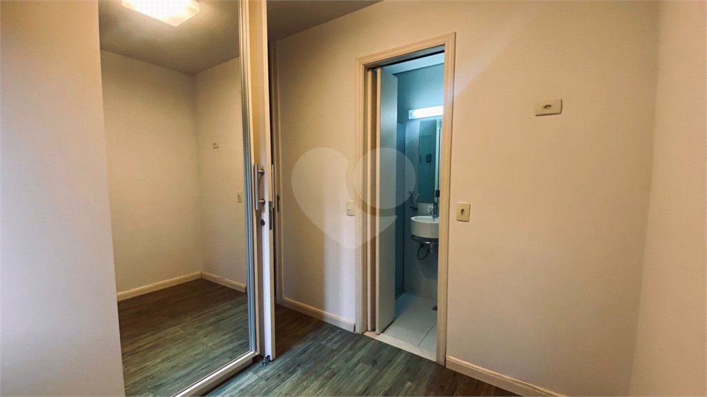 Casa à venda com 3 suítes no condomínio Vilas 2, São Paulo - SP