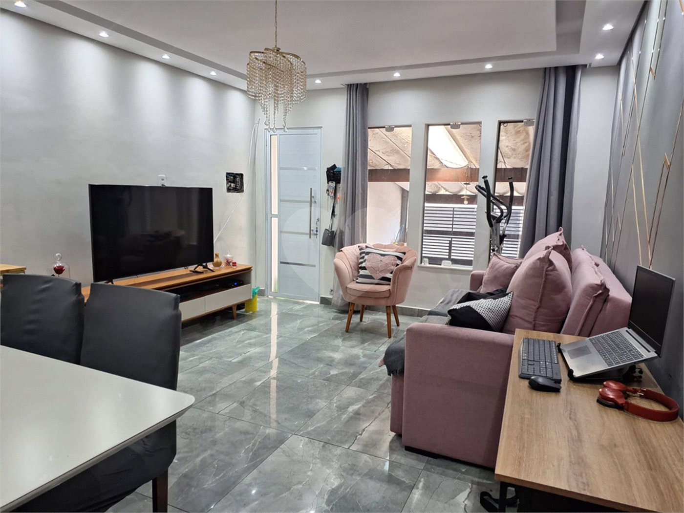 Sobrado à venda com 3 quartos em Jardim Santa Clara, Guarulhos, SP