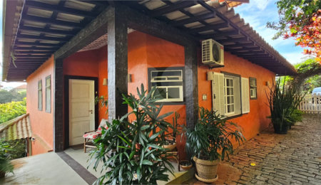 Casa em condomínio à venda com 4 quartos, sendo 3 suítes, em João Fernandes, Armação dos Búzios, RJ