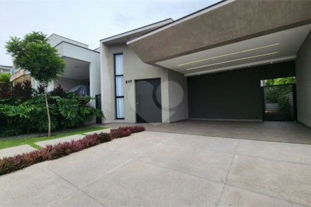 Casa à venda com 3 suítes no condomínio Via Castelli, Louveira - SP