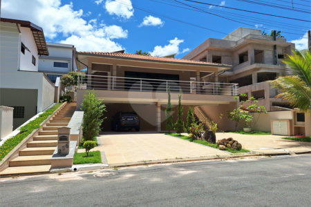 Casa à venda com 3 suítes no condomínio Bosque de Grevilea, Vinhedo - SP