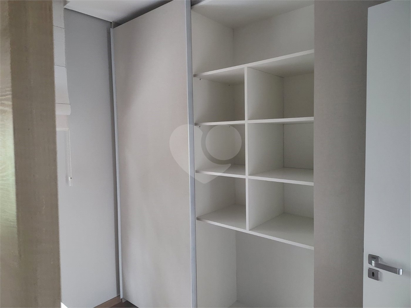 Casa à venda com 2 suítes no condomínio Vue 26, Atibaia - SP