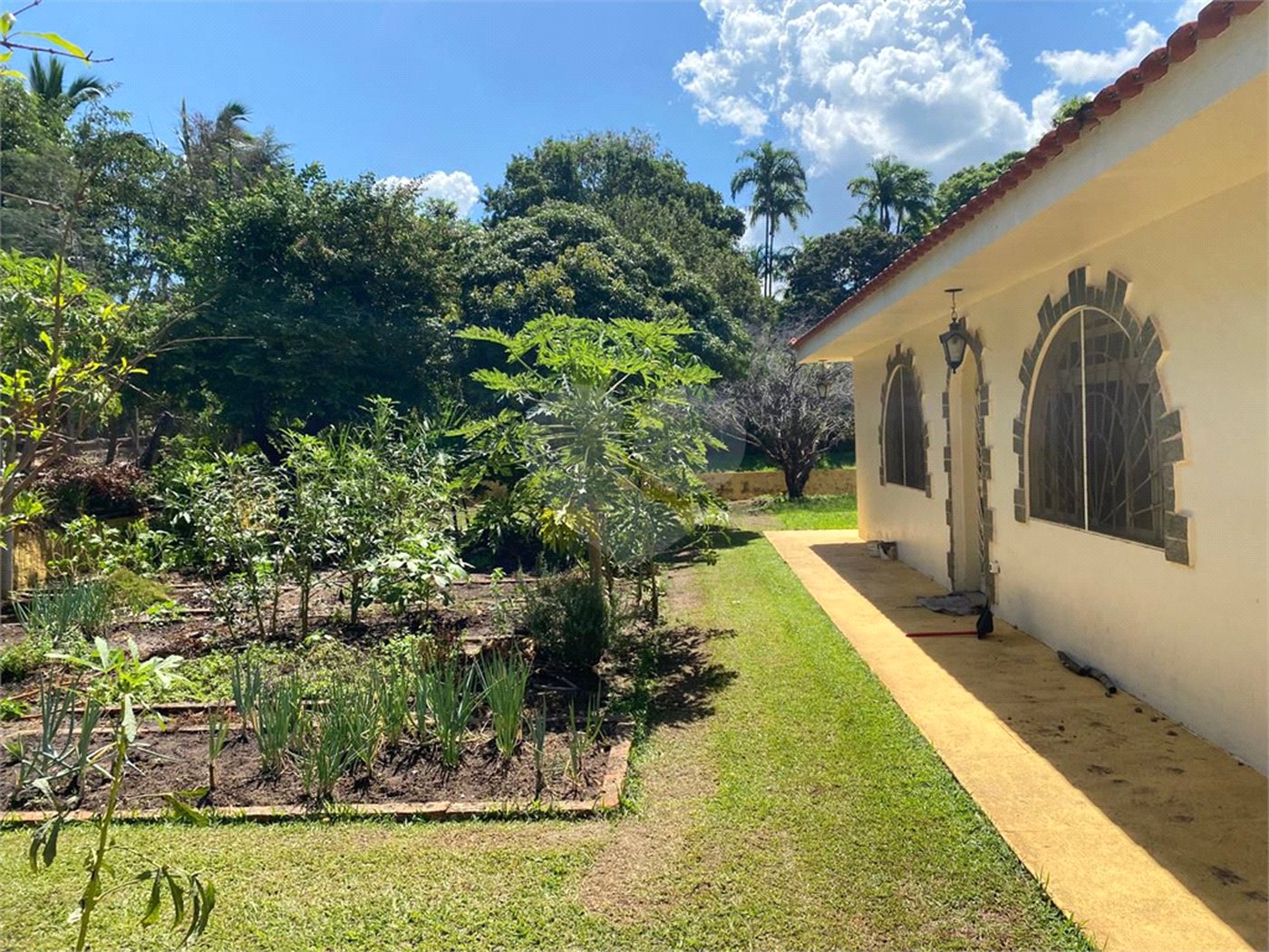 Casa à venda com 4 quartos, sendo 2 suítes,  em Dois Córregos, Piracicaba, SP