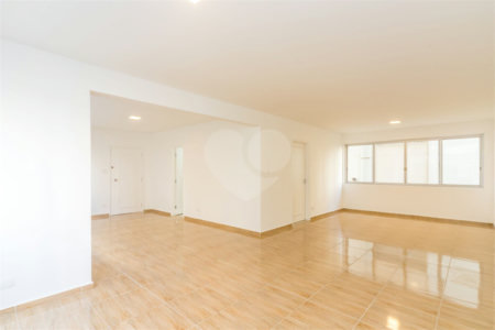 Apartamento à venda com 3 quartos, sendo 1 suíte, em Itaim Bibi, São Paulo, SP