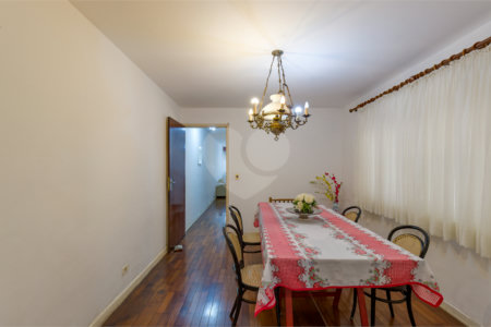 Casa à venda com 3 quartos, sendo 1 suíte,  em Campo Belo, São Paulo, SP
