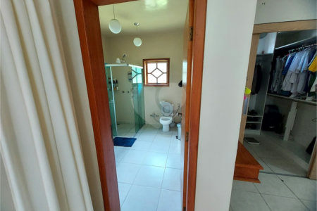 Casa à venda com 4 quartos, sendo 1 suíte, no Centro, Ibiúna, SP