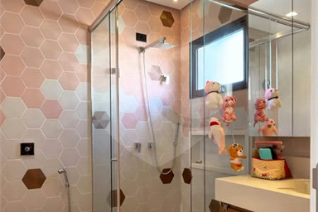 Casa à venda com 3 suítes no condomínio Figueira Garden, Atibaia - SP