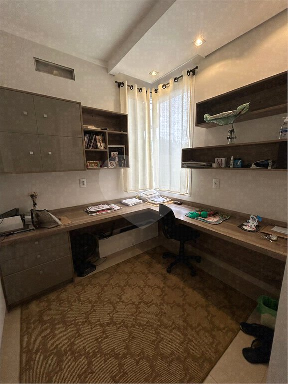 Casa à venda com 3 quartos, sendo 1 suíte, no condomínio Jardim das Acácias, Araraquara - SP