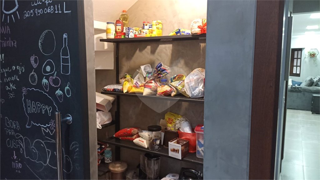 Sobrado à venda com 3 quartos, sendo 1 suíte, em Parque São George, Cotia, SP