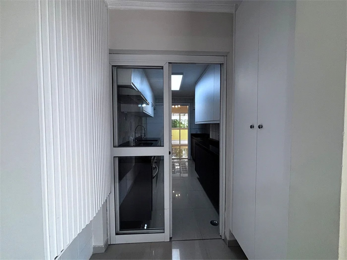 Casa à venda com 3 quartos, sendo 1 suíte,  no condomínio Villagio da Granja, Cotia - SP