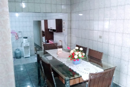 Sobrado à venda com 4 quartos, sendo 1 suíte,  em Jardim Alvinópolis, Atibaia, SP