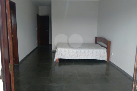 Sobrado à venda ou para alugar com 4 suítes em Balneário Arpoador, Peruíbe, SP