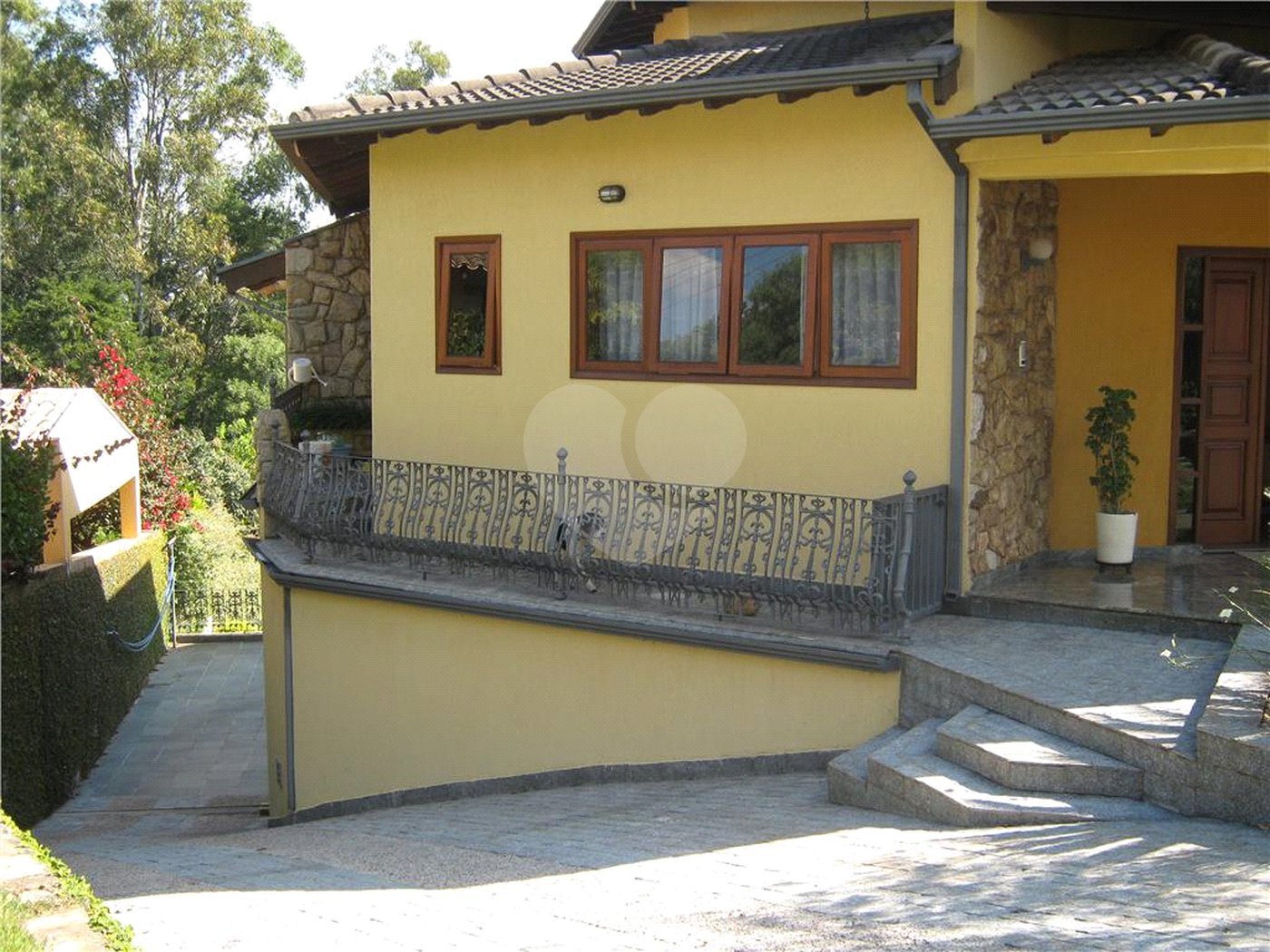 Casa à venda com 4 quartos, sendo 2 suítes, no condomínio Estância Marambaia, Vinhedo - SP