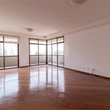 Apartamento à venda com 4 quartos, sendo 3 suítes,  em Chácara Santo Antônio, São Paulo, SP