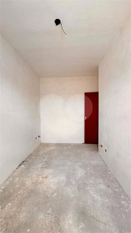 Casa à venda com 3 quartos, sendo 1 suíte, no condomínio Miguel Comitre, Poá - SP